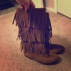 Suede fringe boots